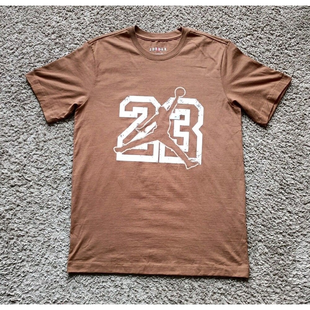 Jordan Flight Essentials Men's Size Small Short Sleeve Graphic Brown Shirt